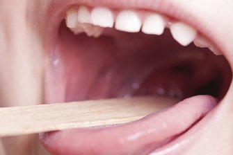 Alivio del dolor de garganta en niños