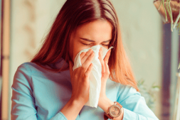 ¿Cómo diferenciar una alergia de un resfriado?